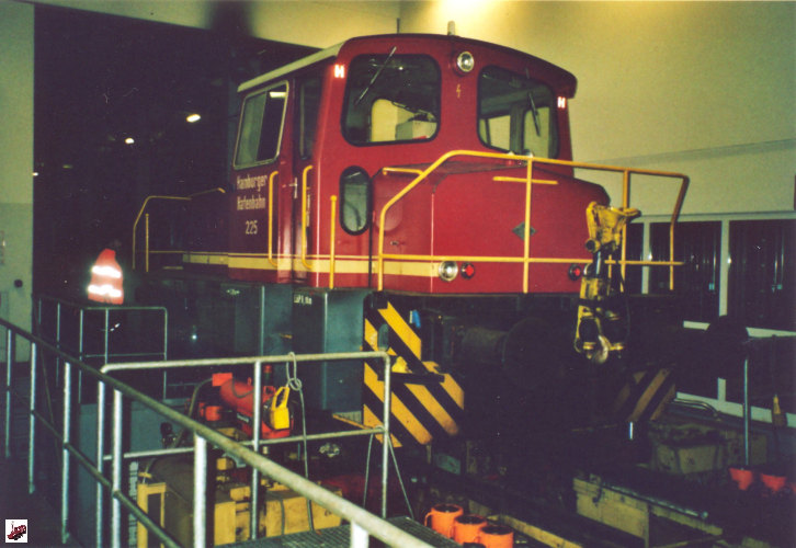 Diesellok 225 - 3-4